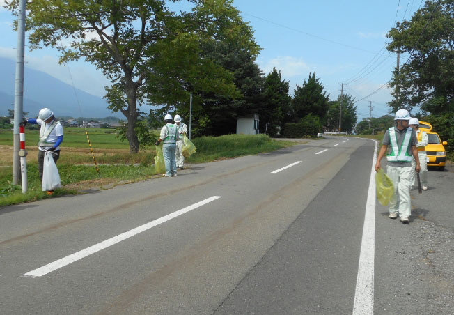 「道の日」に八幡平市内の道路を清掃（8月10日）
